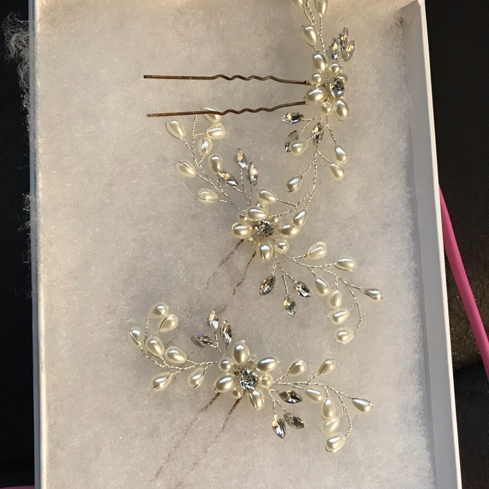 Hair pins (3) Brand new